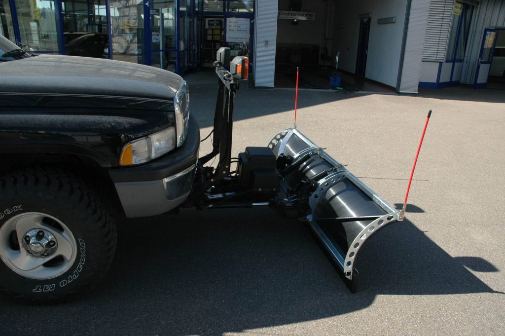 Dodge Ram als Umbau zum Winterdienstfahrzeug mit Hohlraumkonservierung und Unterbodenschutz